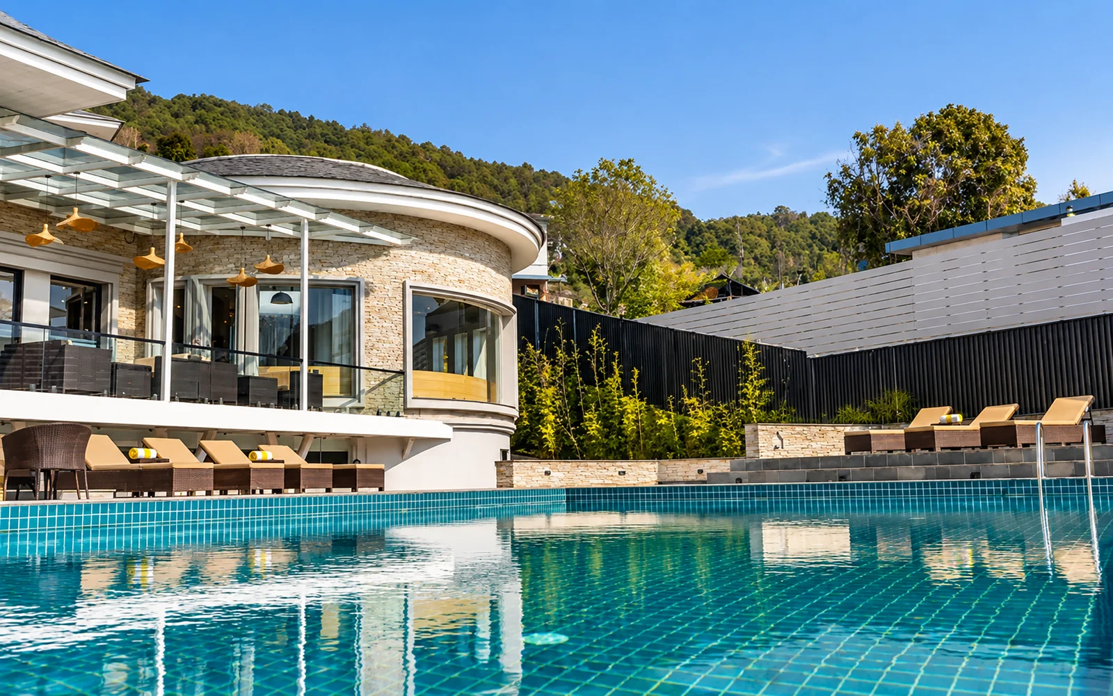 Pool, Wide View